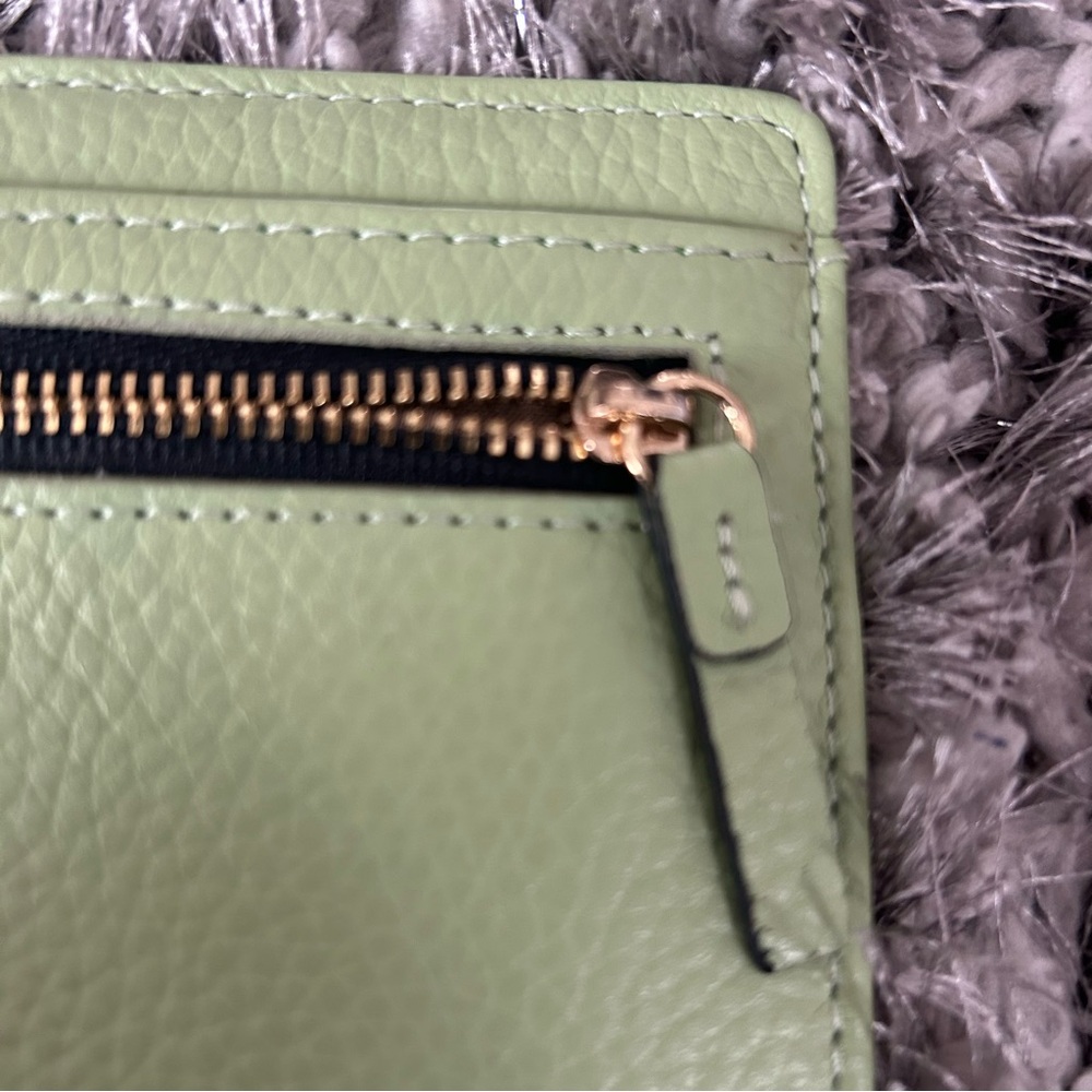 ✨Lodis Mint Green Pebbled Leather Card Wallet with Zip - Picture 4 of 8
